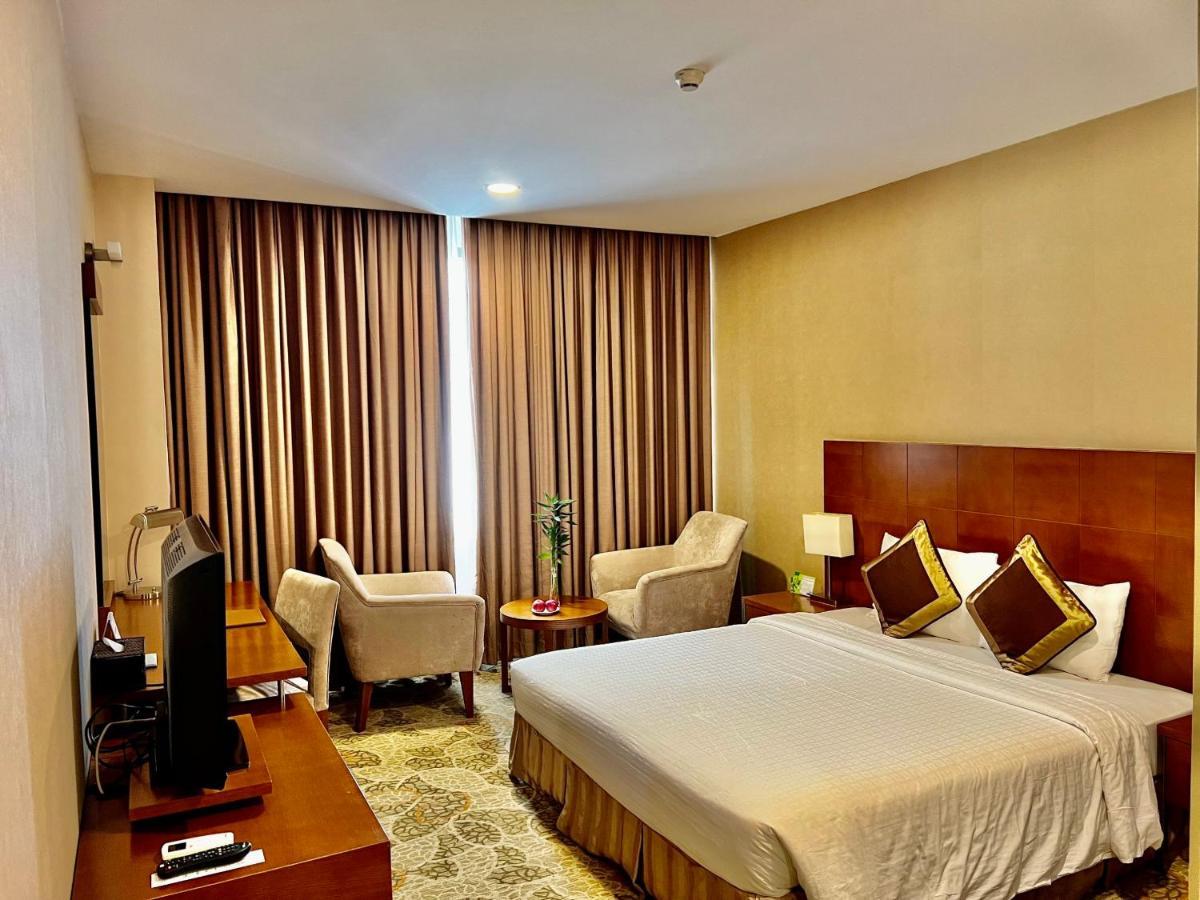 Aurora Hotel Plaza Biên Hòa Extérieur photo