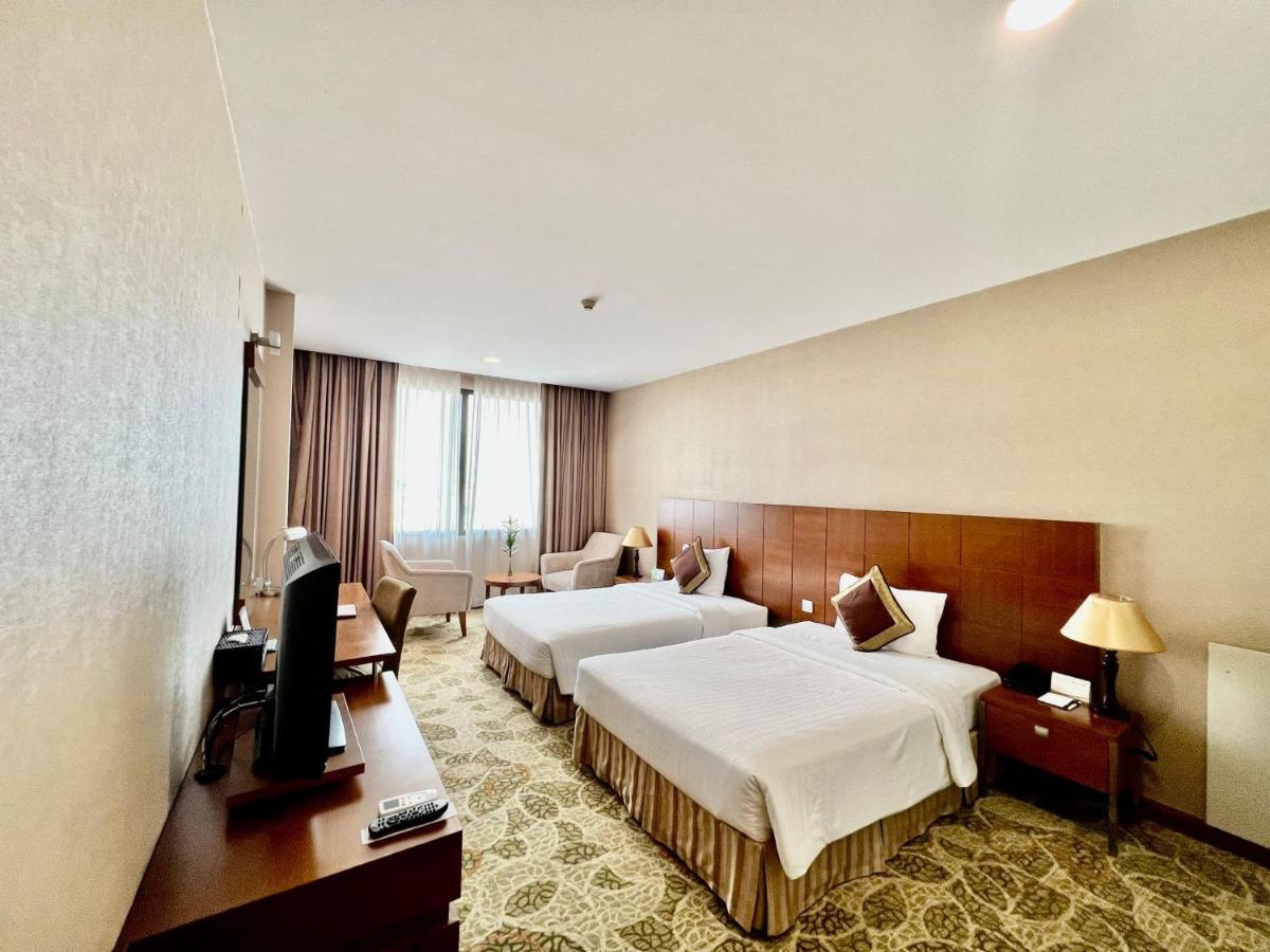Aurora Hotel Plaza Biên Hòa Extérieur photo