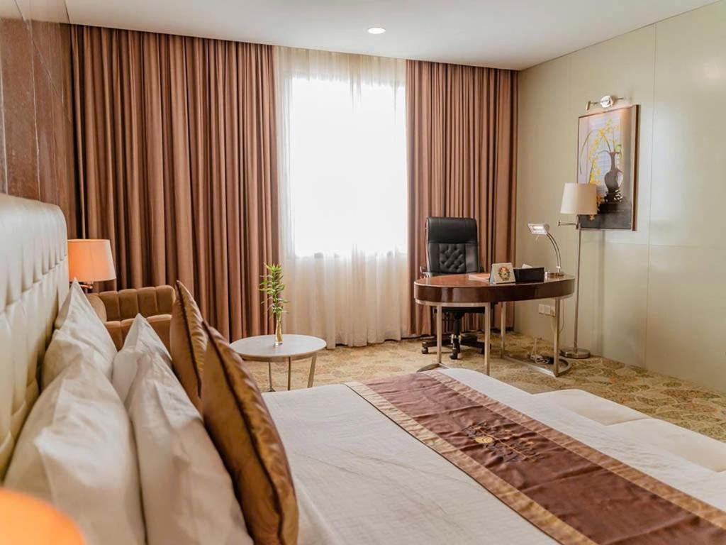 Aurora Hotel Plaza Biên Hòa Extérieur photo