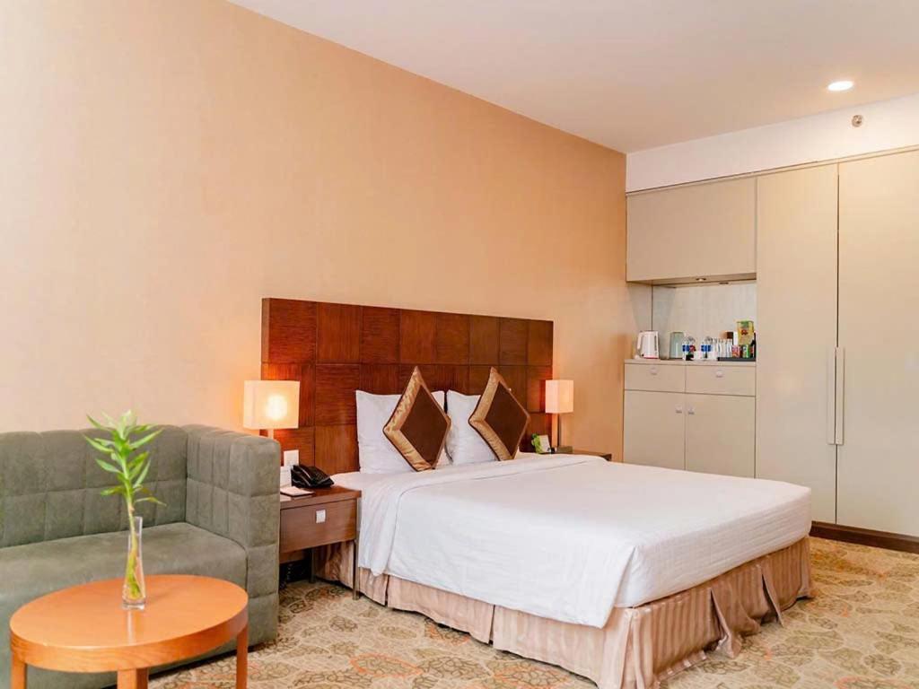 Aurora Hotel Plaza Biên Hòa Extérieur photo